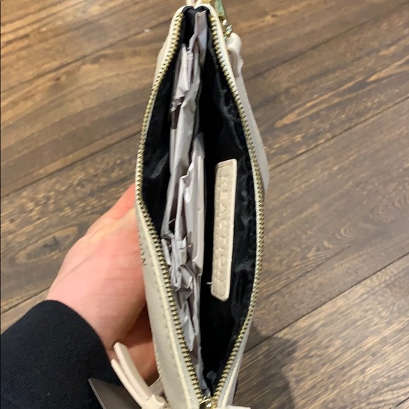 Reaction Kenneth Cole wristlet - Picture 3 of 4